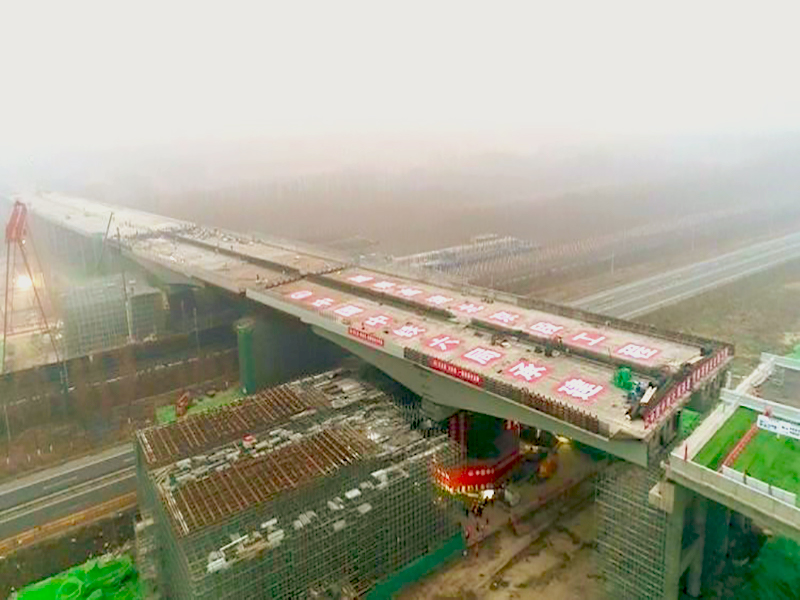 我公司監(jiān)理的延崇高速、新機(jī)場(chǎng)軌道兩項(xiàng)目榮獲第十四屆“中國(guó)鋼結(jié)構(gòu)金獎(jiǎng)”榮譽(yù)稱號(hào)